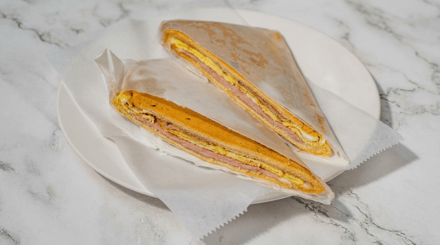 Breakfast Sandwich (Sánduche de Desayuno).