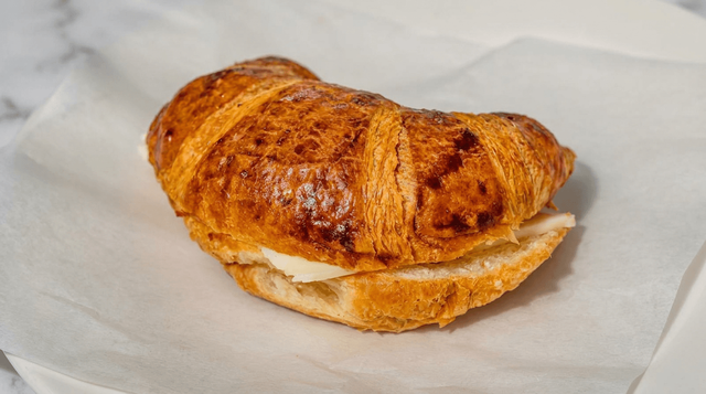 Plain Croissant (Croissant Sencillo).