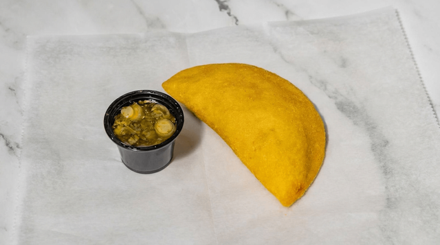 Empanada de Pollo (Chicken).