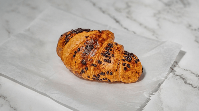Chocolate Croissant (Croissant de Chocolate).